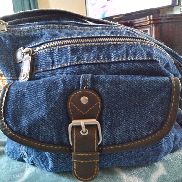 Assorted purses - Picture 3 of 16